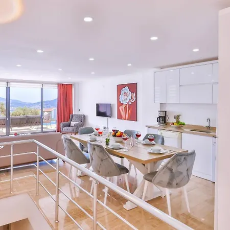 With 2 Swimming Pools 8292 Apartment *