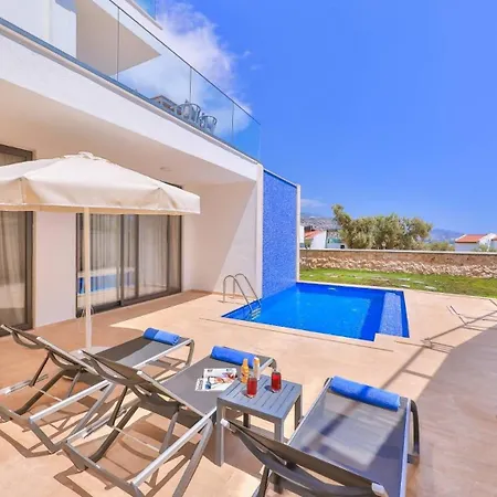 With 2 Swimming Pools 8292