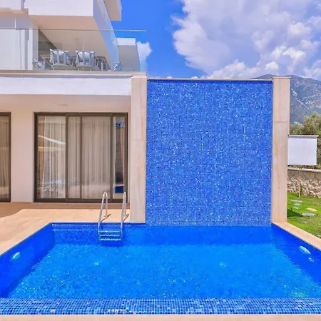 With 2 Swimming Pools 8292 Apartment